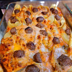 Conchiglioni al forno funghi e salsiccia